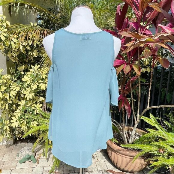 Show Me Your MuMu Hazel Ruffle Cold Shoulder Top - Picture 5 of 7